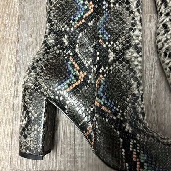 NWOT Chinese Laundry Daria Mars Snake Print Ankle Boots - Picture 5 of 10
